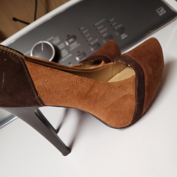 Heels - Picture 2 of 3